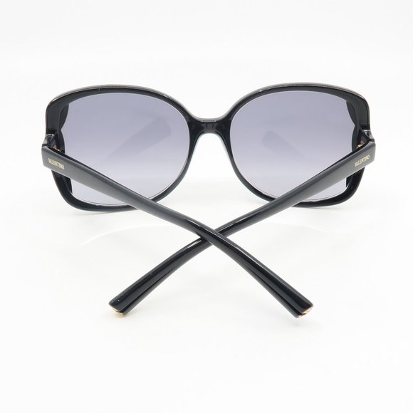 V609S 001 Valentino Black Gradient Sunglasses